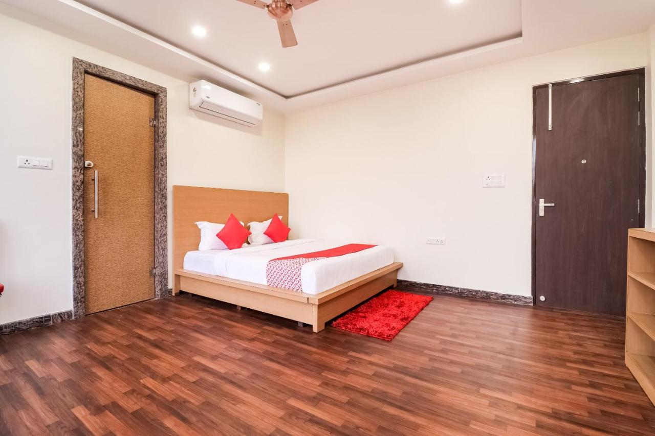 Oyo 61050 S S K Continental Hotel Juhi Bari Esterno foto