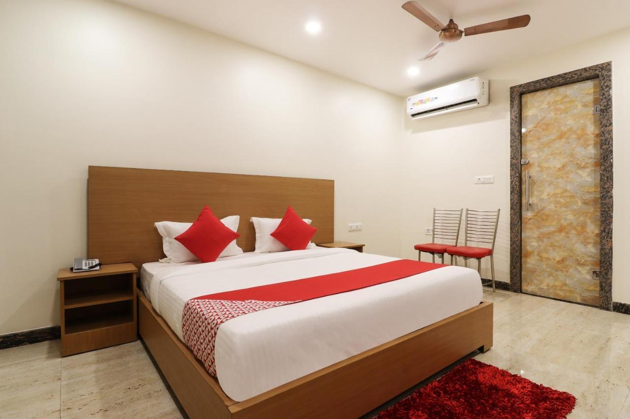 Oyo 61050 S S K Continental Hotel Juhi Bari Esterno foto