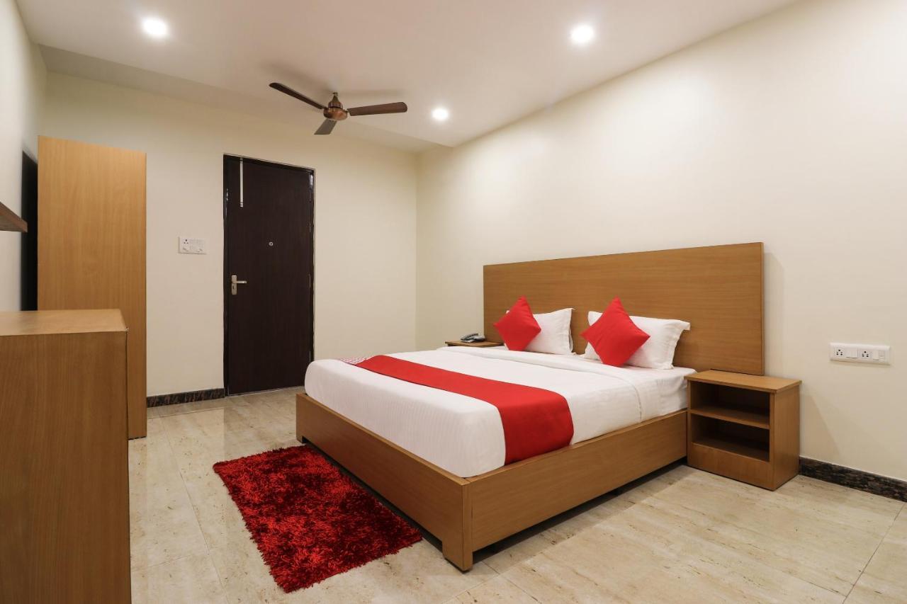 Oyo 61050 S S K Continental Hotel Juhi Bari Esterno foto